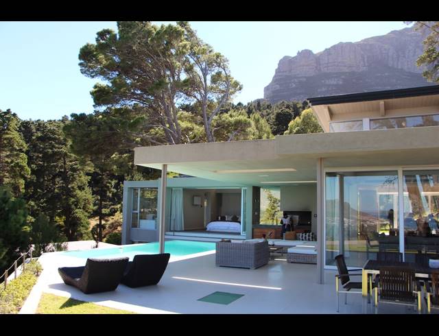 6 BEDROOM HOUSE TO LET IN RUYTEPLAATS